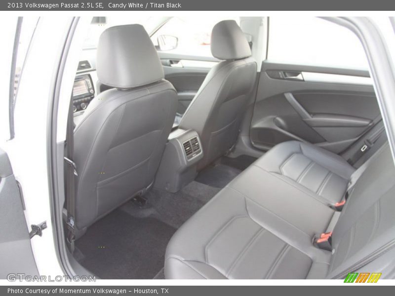 Candy White / Titan Black 2013 Volkswagen Passat 2.5L SE
