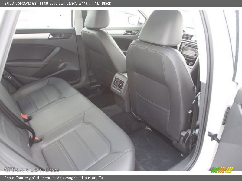 Candy White / Titan Black 2013 Volkswagen Passat 2.5L SE