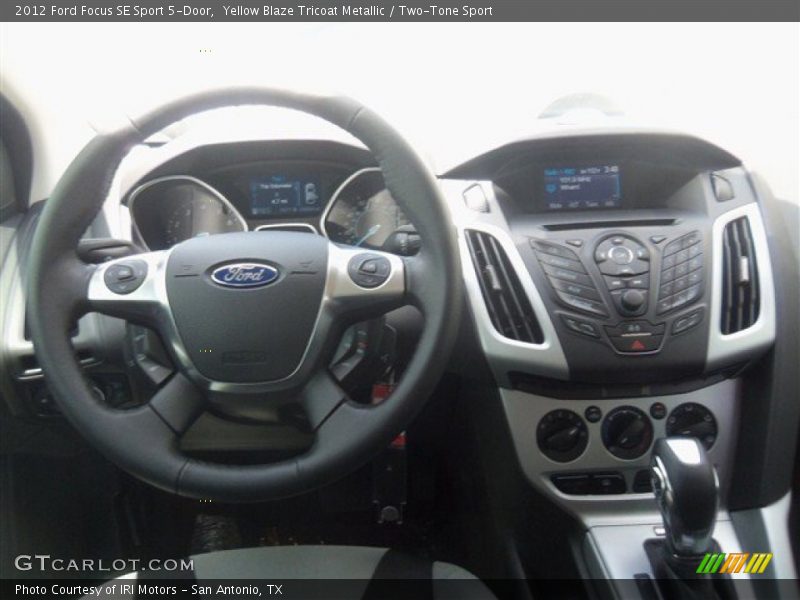 Yellow Blaze Tricoat Metallic / Two-Tone Sport 2012 Ford Focus SE Sport 5-Door