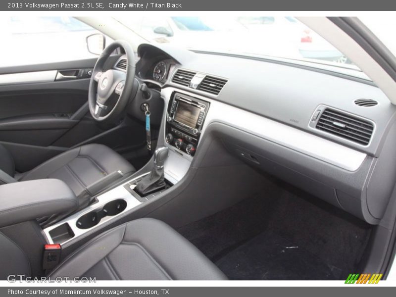 Candy White / Titan Black 2013 Volkswagen Passat 2.5L SE