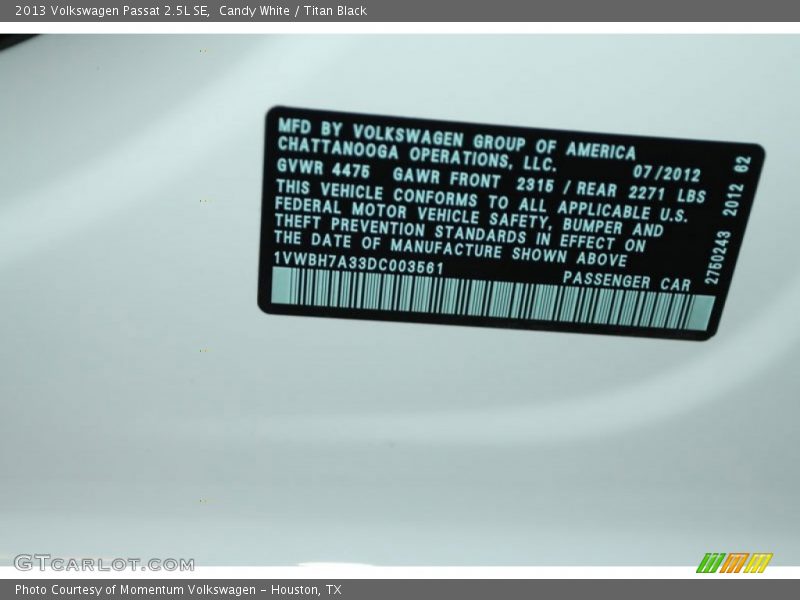 Candy White / Titan Black 2013 Volkswagen Passat 2.5L SE