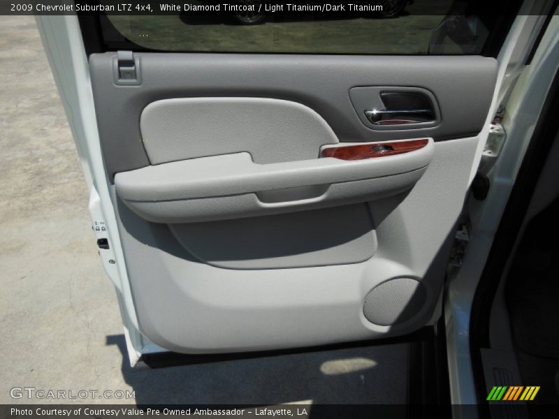 White Diamond Tintcoat / Light Titanium/Dark Titanium 2009 Chevrolet Suburban LTZ 4x4
