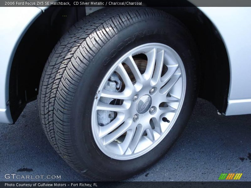 CD Silver Metallic / Charcoal/Charcoal 2006 Ford Focus ZX5 SE Hatchback