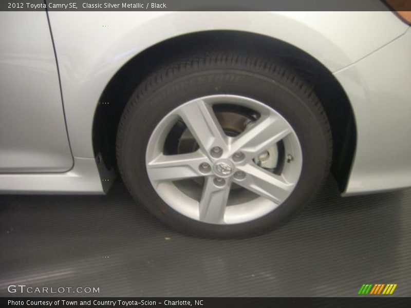 Classic Silver Metallic / Black 2012 Toyota Camry SE