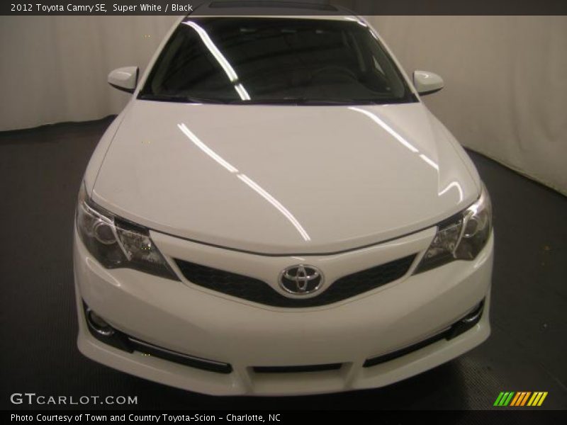 Super White / Black 2012 Toyota Camry SE