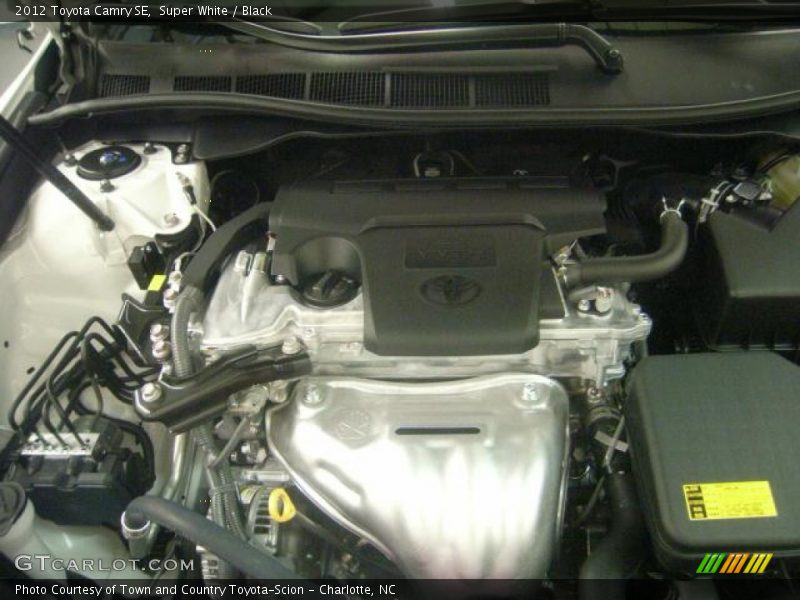 Super White / Black 2012 Toyota Camry SE