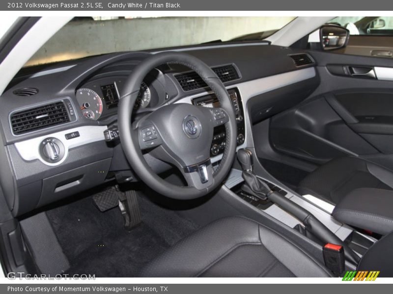 Candy White / Titan Black 2012 Volkswagen Passat 2.5L SE