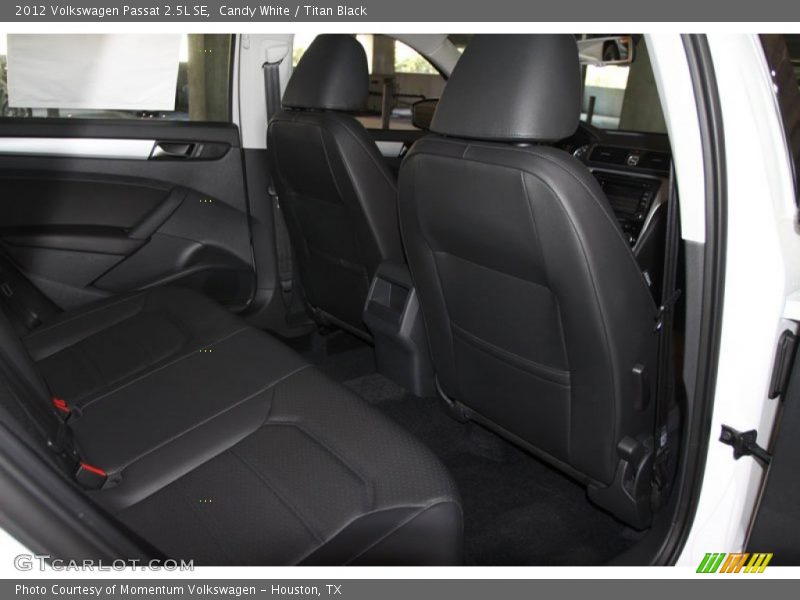 Candy White / Titan Black 2012 Volkswagen Passat 2.5L SE