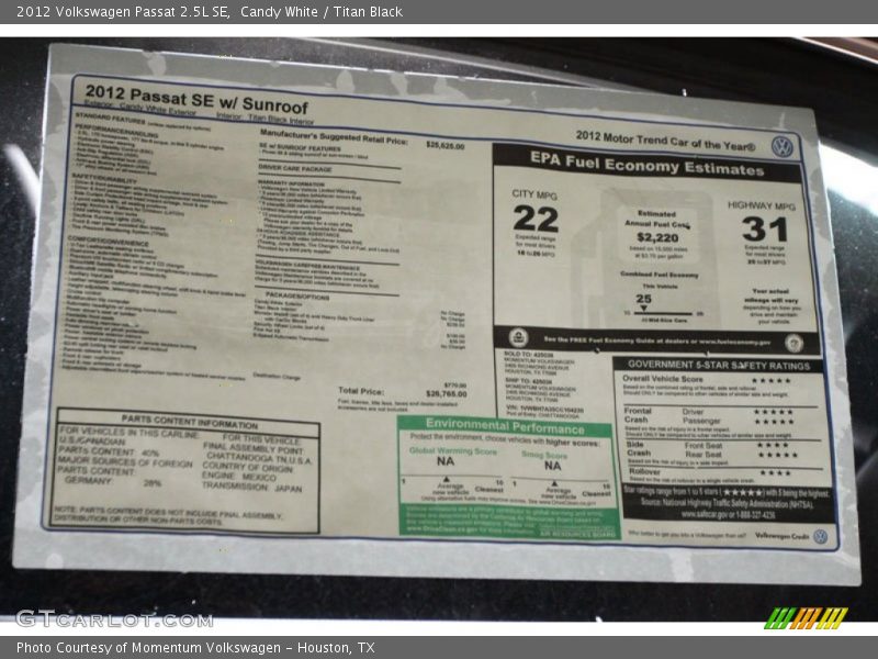 Candy White / Titan Black 2012 Volkswagen Passat 2.5L SE