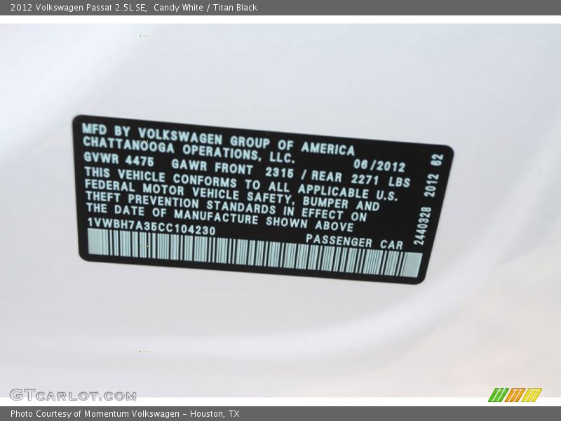 Candy White / Titan Black 2012 Volkswagen Passat 2.5L SE