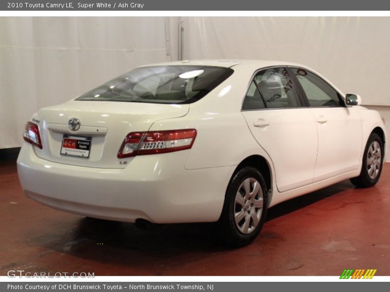 Super White / Ash Gray 2010 Toyota Camry LE
