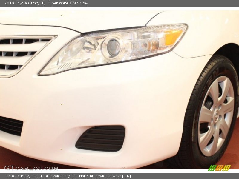 Super White / Ash Gray 2010 Toyota Camry LE