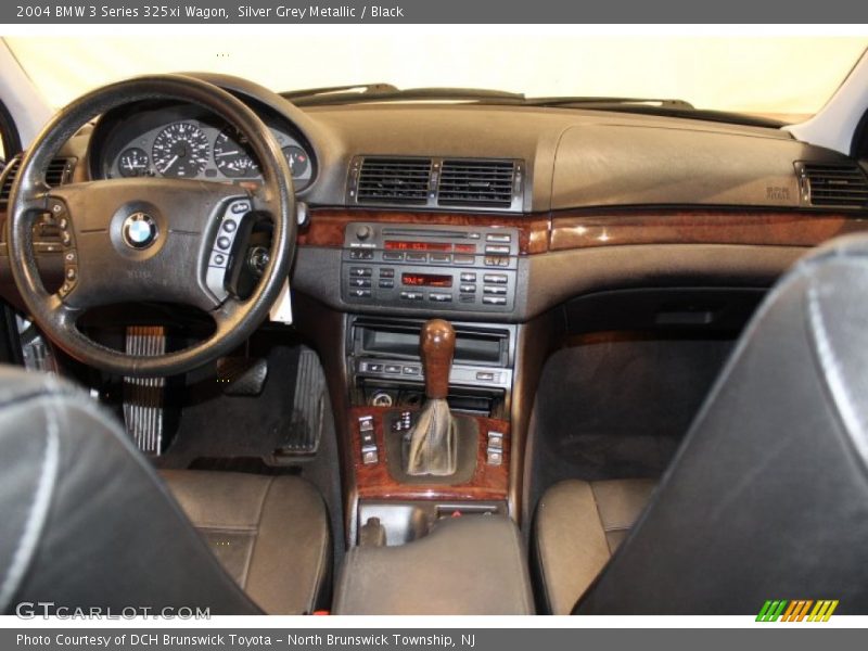 Dashboard of 2004 3 Series 325xi Wagon