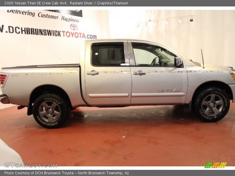Radiant Silver / Graphite/Titanium 2005 Nissan Titan SE Crew Cab 4x4