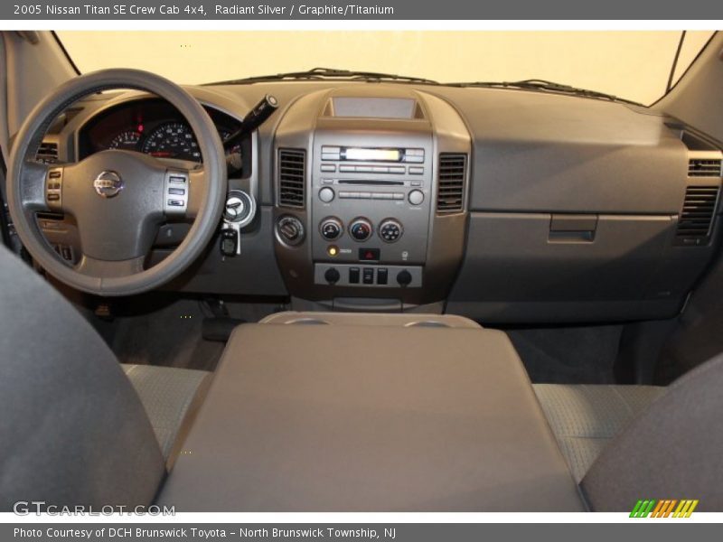 Radiant Silver / Graphite/Titanium 2005 Nissan Titan SE Crew Cab 4x4