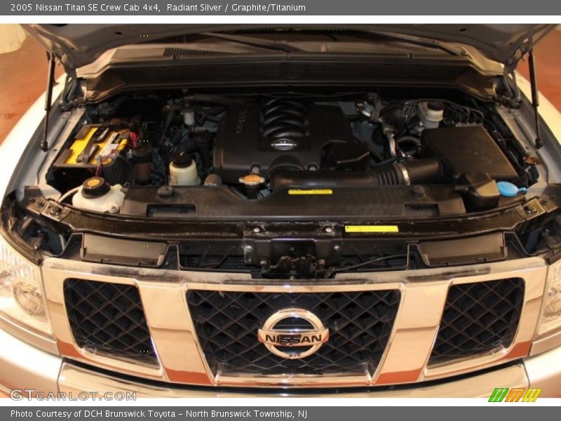 Radiant Silver / Graphite/Titanium 2005 Nissan Titan SE Crew Cab 4x4