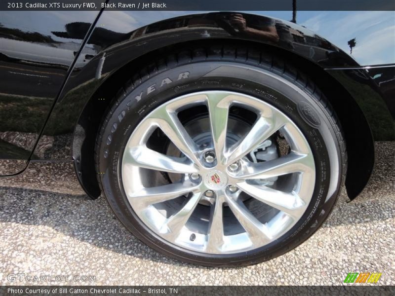  2013 XTS Luxury FWD Wheel