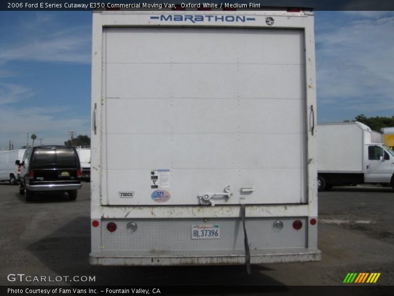 Oxford White / Medium Flint 2006 Ford E Series Cutaway E350 Commercial Moving Van