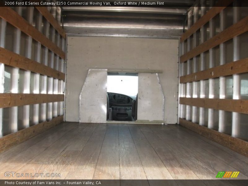 Oxford White / Medium Flint 2006 Ford E Series Cutaway E350 Commercial Moving Van