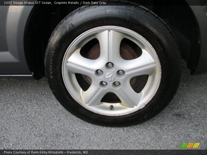 Graphite Metallic / Dark Slate Gray 2005 Dodge Stratus SXT Sedan