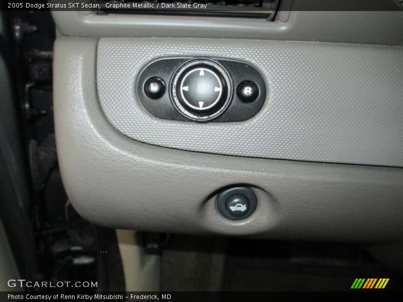 Graphite Metallic / Dark Slate Gray 2005 Dodge Stratus SXT Sedan