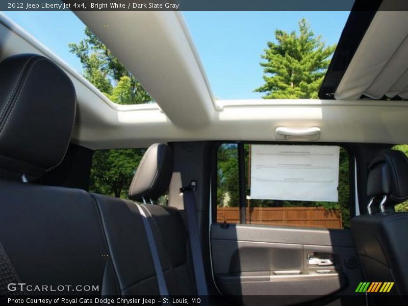 Bright White / Dark Slate Gray 2012 Jeep Liberty Jet 4x4
