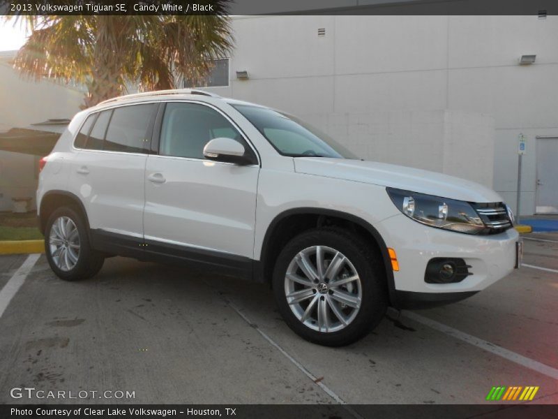 Candy White / Black 2013 Volkswagen Tiguan SE