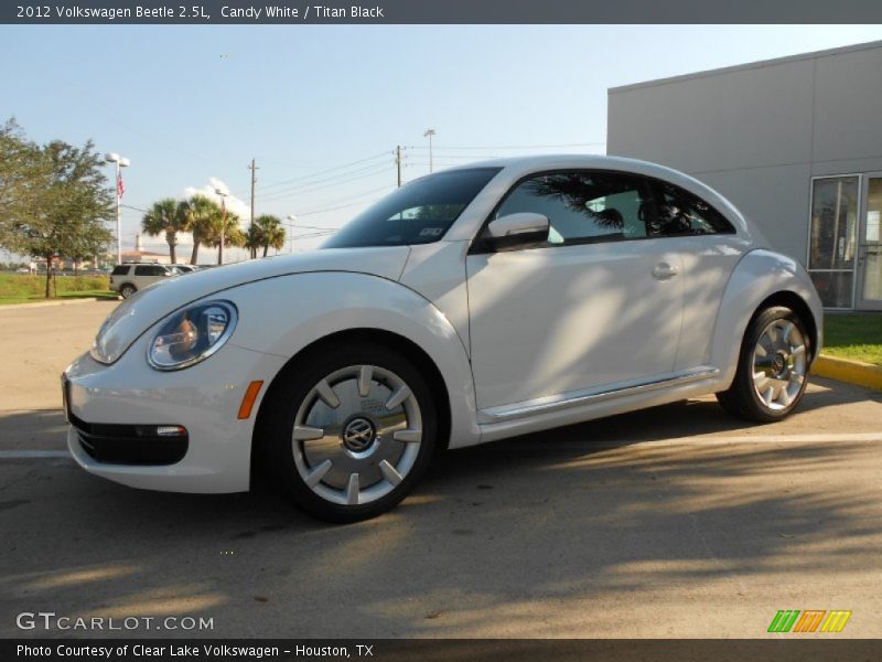 Candy White / Titan Black 2012 Volkswagen Beetle 2.5L