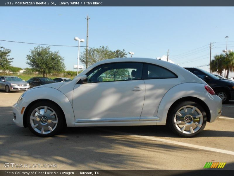 Candy White / Titan Black 2012 Volkswagen Beetle 2.5L