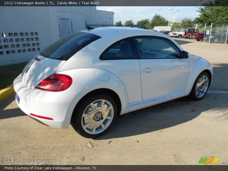 Candy White / Titan Black 2012 Volkswagen Beetle 2.5L