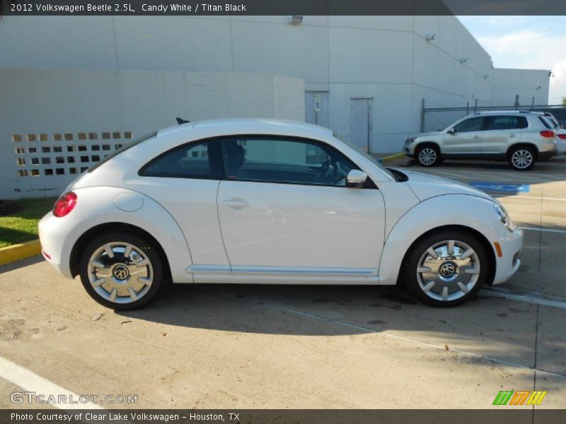 Candy White / Titan Black 2012 Volkswagen Beetle 2.5L