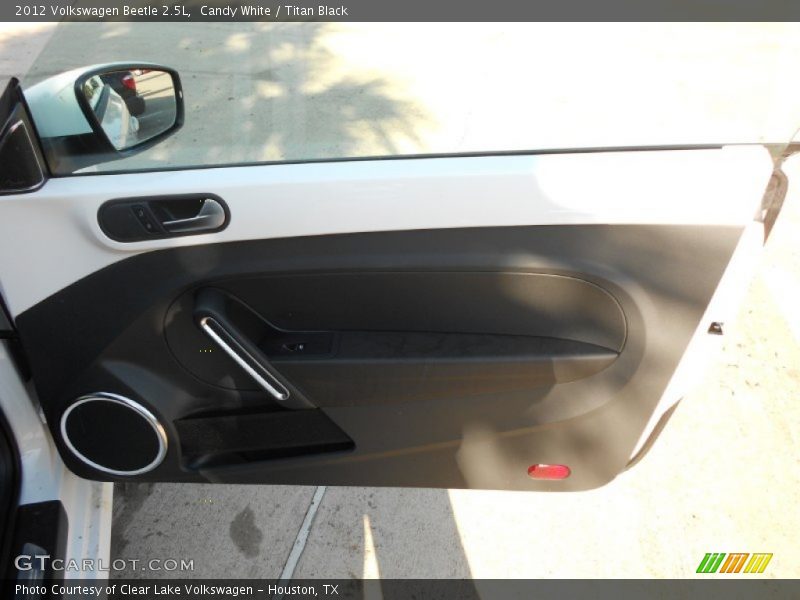 Candy White / Titan Black 2012 Volkswagen Beetle 2.5L