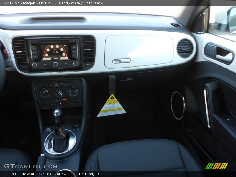 Candy White / Titan Black 2012 Volkswagen Beetle 2.5L