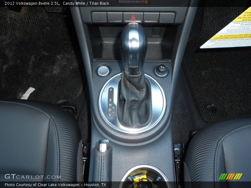 Candy White / Titan Black 2012 Volkswagen Beetle 2.5L