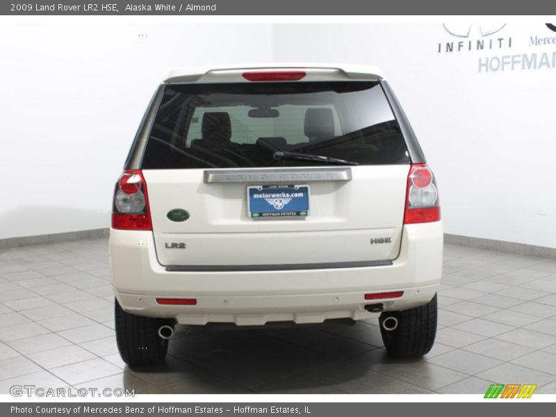 Alaska White / Almond 2009 Land Rover LR2 HSE