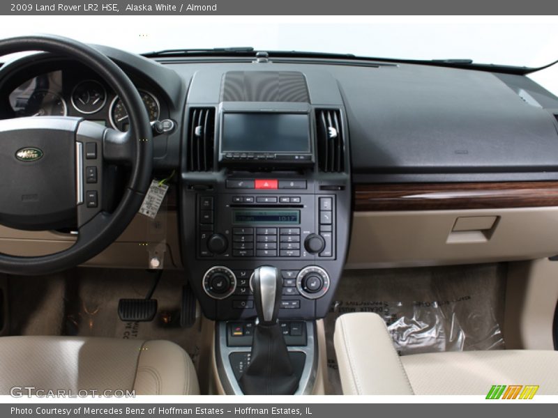 Alaska White / Almond 2009 Land Rover LR2 HSE