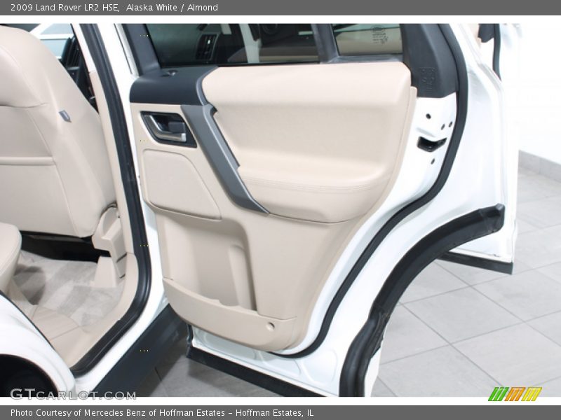 Alaska White / Almond 2009 Land Rover LR2 HSE