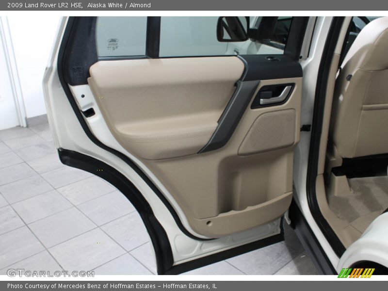 Alaska White / Almond 2009 Land Rover LR2 HSE
