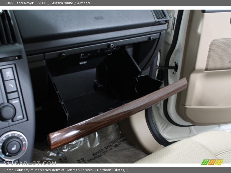 Alaska White / Almond 2009 Land Rover LR2 HSE