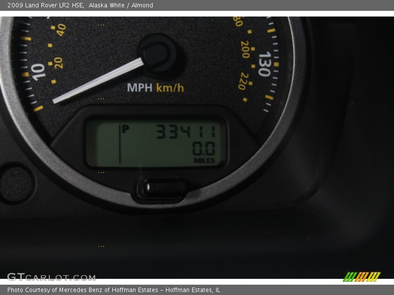 Alaska White / Almond 2009 Land Rover LR2 HSE