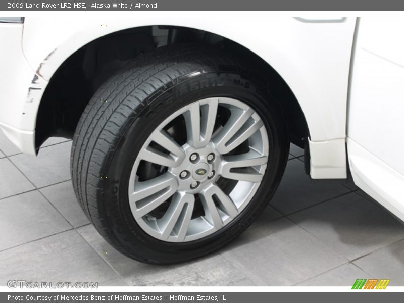 Alaska White / Almond 2009 Land Rover LR2 HSE