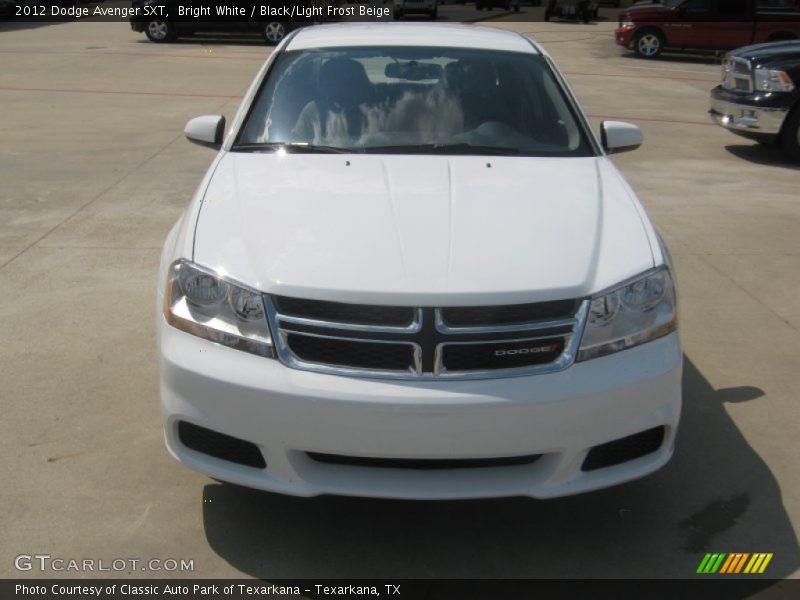 Bright White / Black/Light Frost Beige 2012 Dodge Avenger SXT