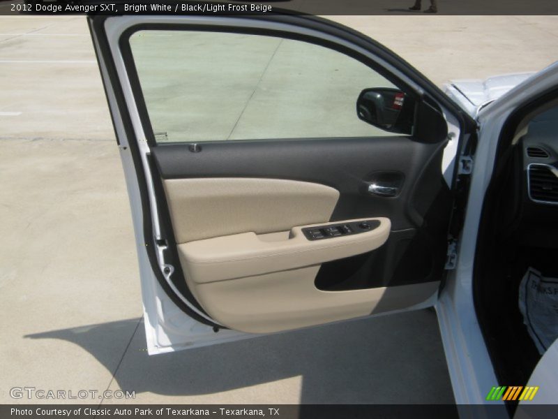 Bright White / Black/Light Frost Beige 2012 Dodge Avenger SXT