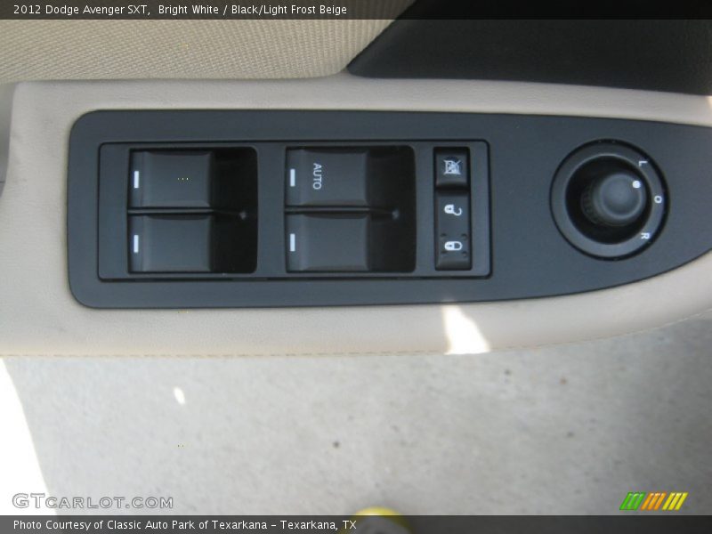 Bright White / Black/Light Frost Beige 2012 Dodge Avenger SXT