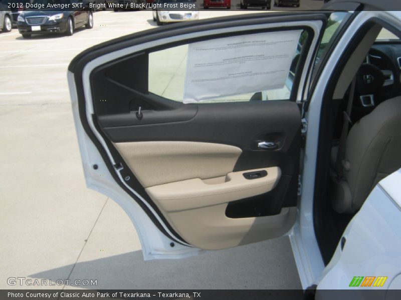 Bright White / Black/Light Frost Beige 2012 Dodge Avenger SXT