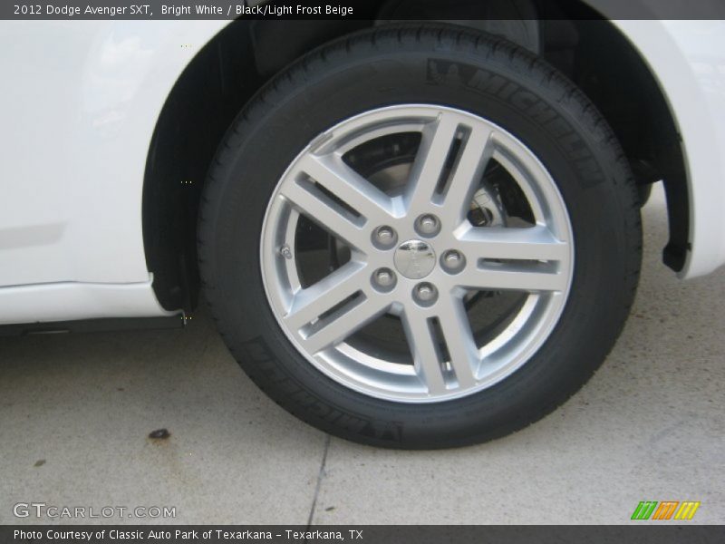 Bright White / Black/Light Frost Beige 2012 Dodge Avenger SXT