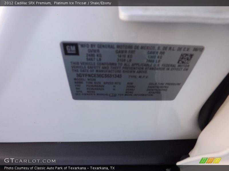 Platinum Ice Tricoat / Shale/Ebony 2012 Cadillac SRX Premium