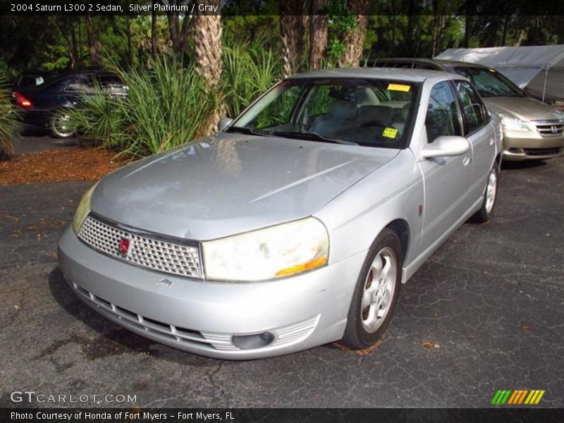 Silver Platinum / Gray 2004 Saturn L300 2 Sedan