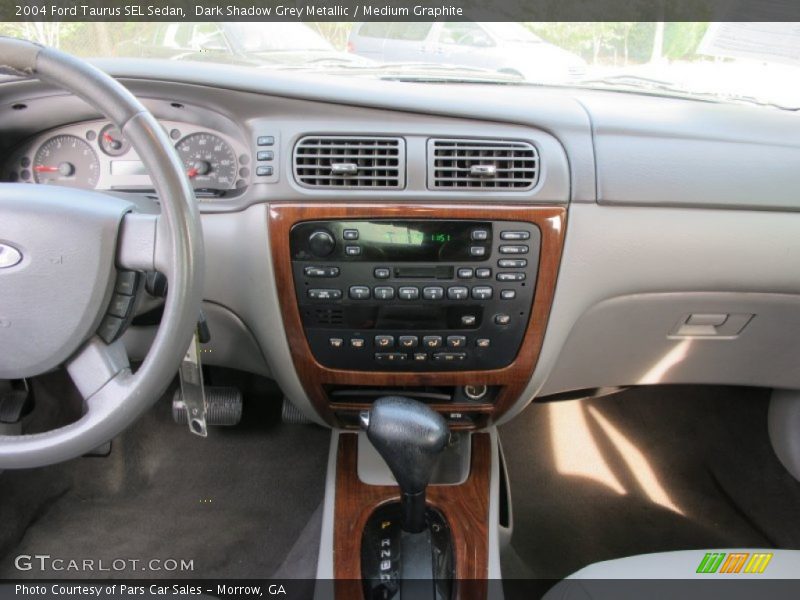 Controls of 2004 Taurus SEL Sedan
