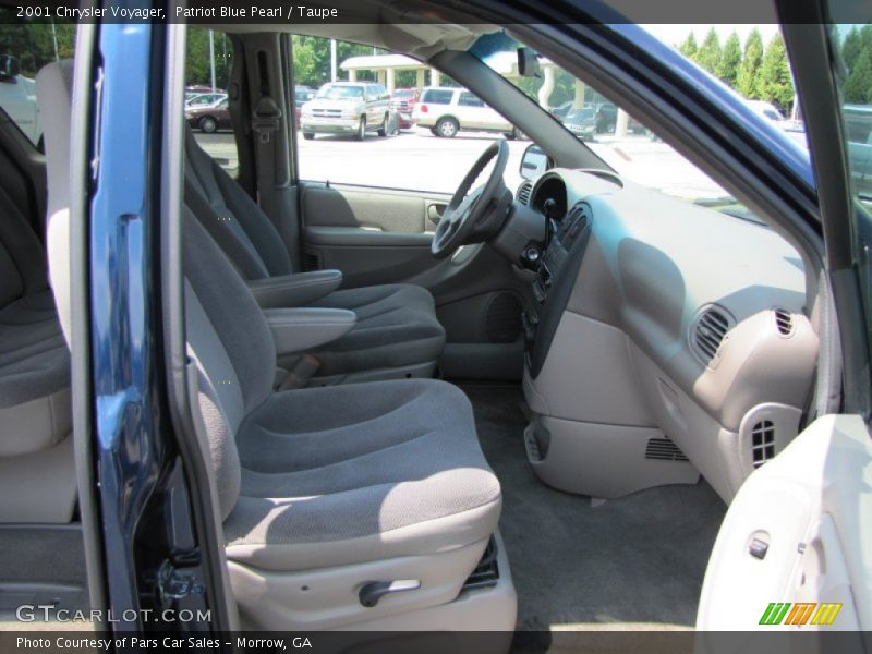 Patriot Blue Pearl / Taupe 2001 Chrysler Voyager